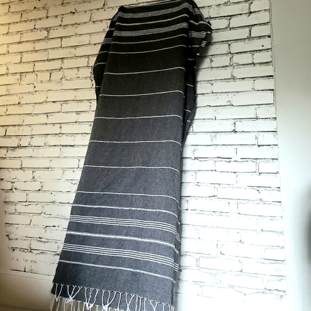 Set of 2 Turkish Fringed Large Black and White Woven Bath Towels